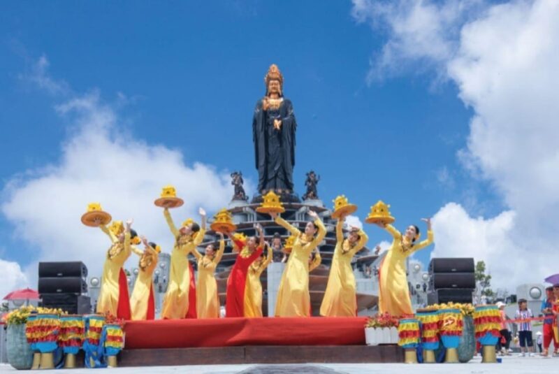 Ho Chi Minh City: Cao Dai Temple and Ba Den Mountain Tour - Included Services