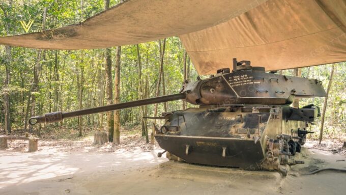 Ho Chi Minh City : Explore Cu Chi Tunnel Half Day - Explore Underground Tunnels