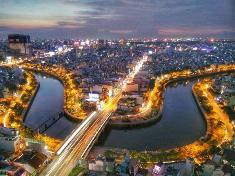Ho Chi Minh City: Guided Half-Day Tour with Hotel Pickup - Ben Thanh Market: The Hustle and Bustle
