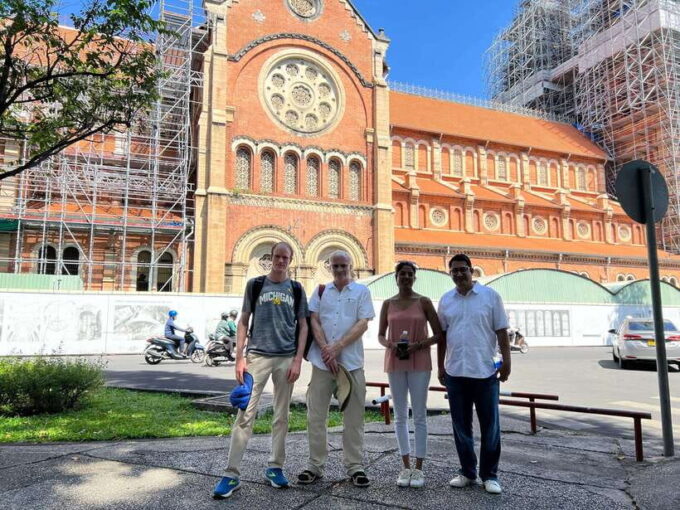 Ho Chi Minh: City Highlights Guided Walking Tour - Ho Chi Minh City Book Street: Literary Oasis