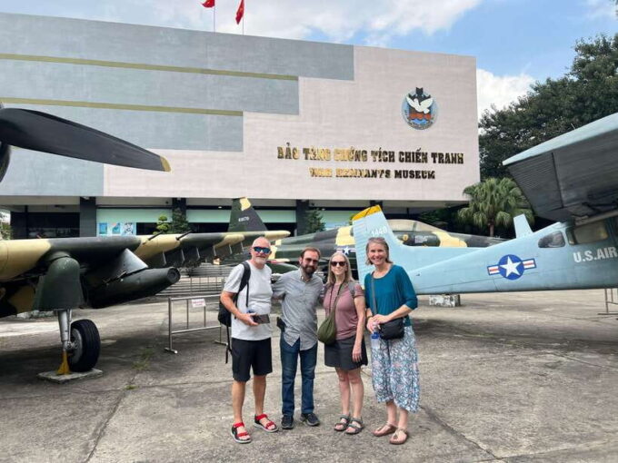 Ho Chi Minh: City Highlights Guided Walking Tour - Learning Vietnamese Language and Culture