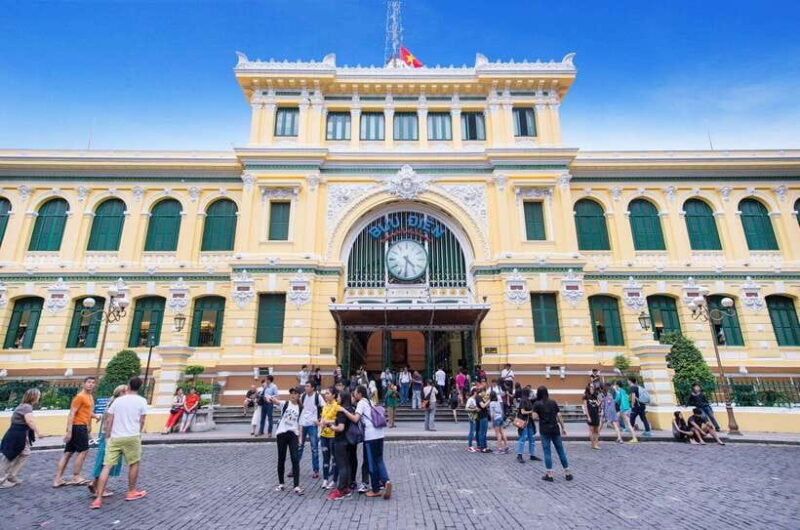 Ho Chi Minh City: Hop-On Hop-Off Bus Tour by Vistra - Languages Supported