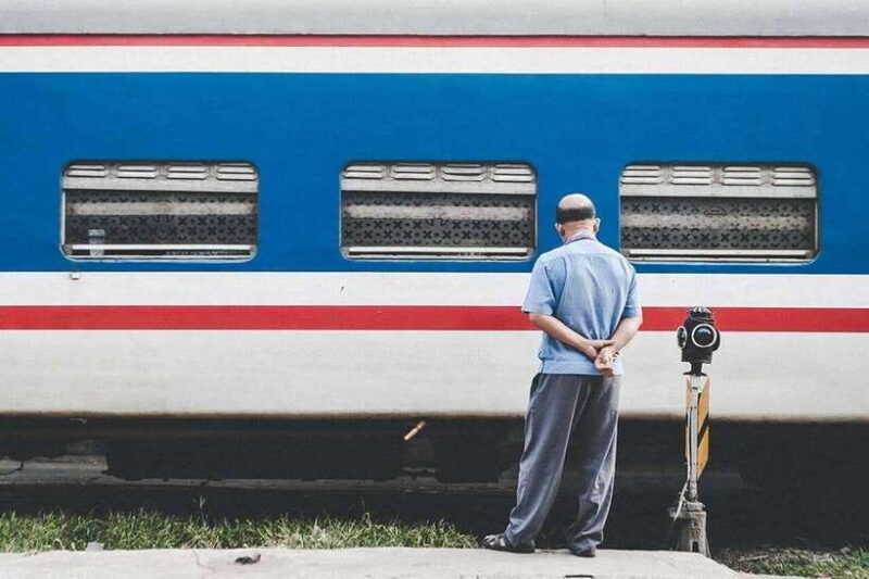 Ho Chi Minh City: Railway Village Photo Tour - Traditional Saigonese Alleyways