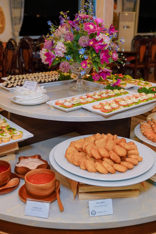 Ho Chi Minh City: Saigon River Cruise With Buffet Dinner - Dining and Cuisine