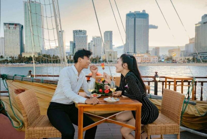 Ho Chi Minh City: Saigon River Dinner Cruise - Accessibility and Suitability for Diverse Travelers