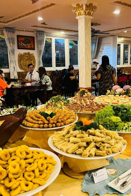 Ho Chi Minh City: Saigon River Dinner Cruise With Pickup - Key Points