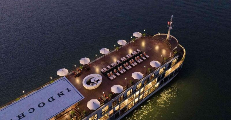 Ho Chi Minh City: Saigon River Dinner Cruise With Pickup - Scenic River Cruising Experience