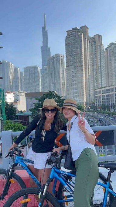 Ho Chi Minh City Sightseeing Highlights And Hidden Gems Tour - Discovering Major Sites