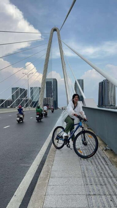 Ho Chi Minh City Sightseeing Highlights And Hidden Gems Tour - Transportation and Accessibility