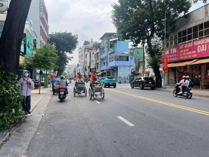 Ho Chi Minh City Sightseeing Panoramic Cycling Tour By Cyclo - Honoring Historical Significance