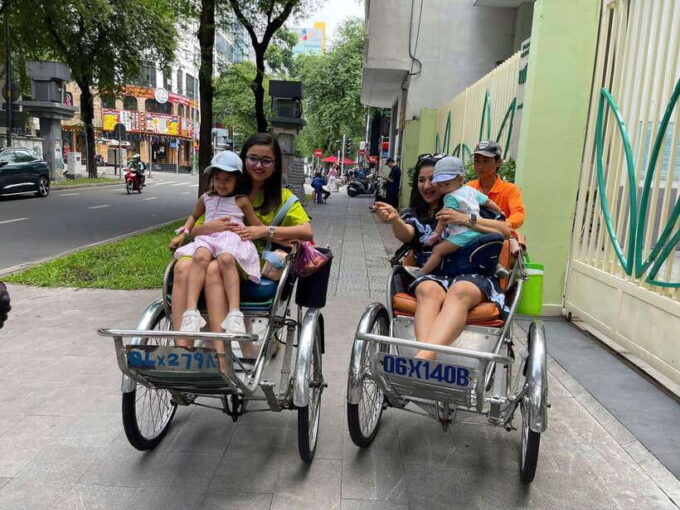 Ho Chi Minh City Sightseeing Panoramic Cycling Tour By Cyclo - Capturing Memorable Moments