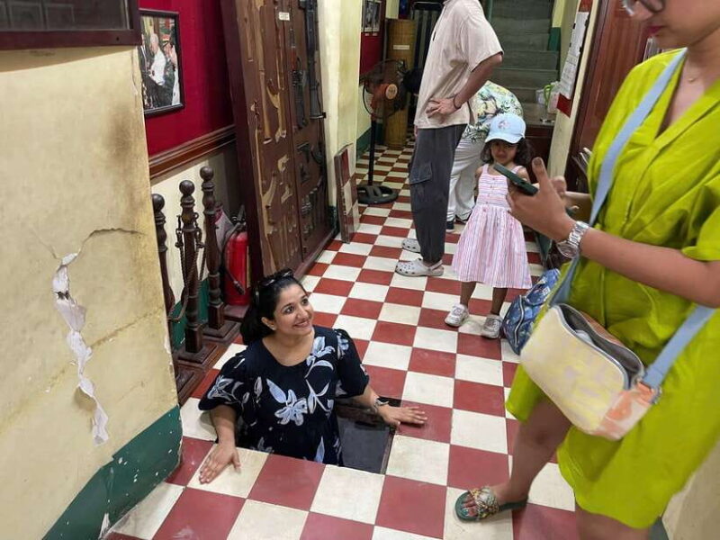 Ho Chi Minh City Sightseeing Tour With Female Tour Guide - Inclusions and Amenities