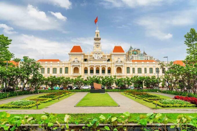 Ho Chi Minh City: Small Group City Half-Day Tour 10 People - Jade Emperor Pagoda