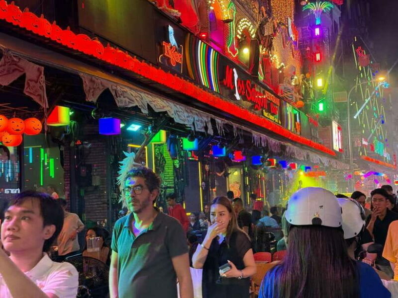 Ho Chi Minh City Street Food Tour With Acoustics Live Music - Who Will Love This Tour?