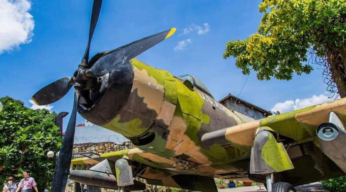 Ho Chi Minh City: Top Site Must See Half Day City Trip - Taking in the Sights and Sounds of Bến Thành Market
