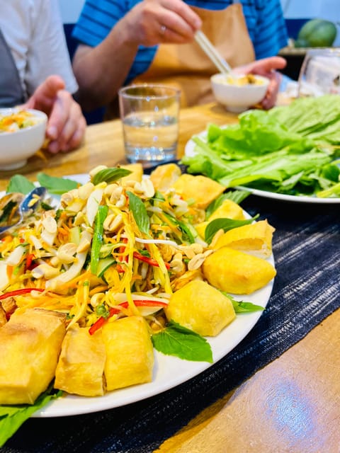 Ho Chi Minh City: Vietnamese Homestyle Cooking Class - Market Visit