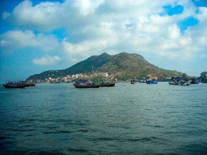 Ho Chi Minh City: Vung Tau Beach Full-Day Trip With Lunch - Group Size and Personalized Experience
