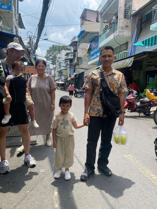 Ho Chi Minh City: Walking Food Tour With 13 Tastings - Tour Duration and Logistics