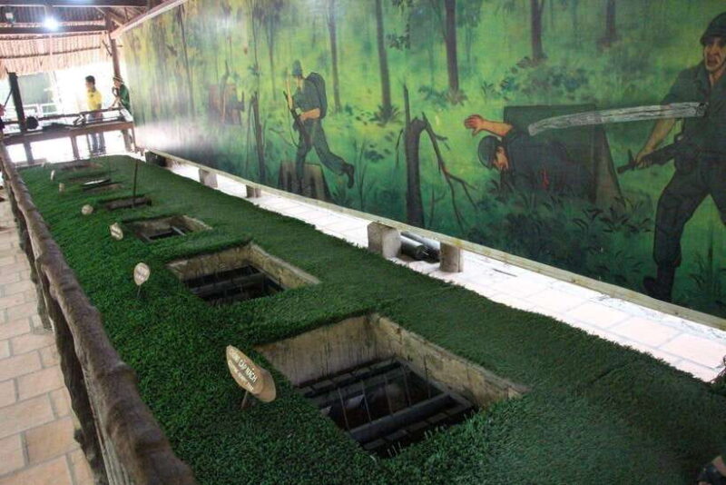 Ho Chi Minh: Cu Chi Tunnels and Mekong Delta Day Trip - Exploring the Cu Chi Tunnels