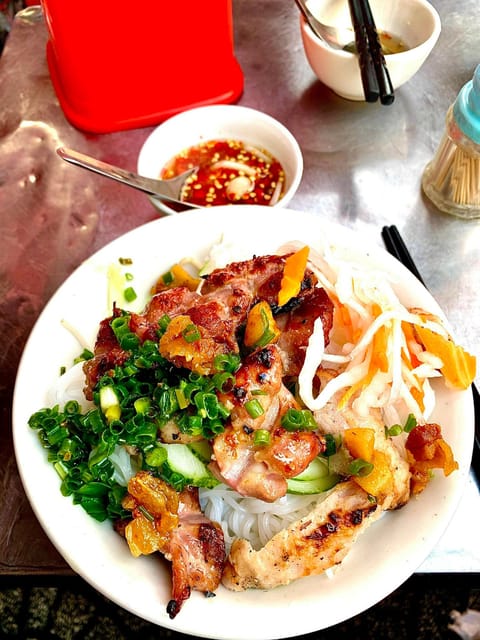 Ho Chi Minh: Day Sightseeing and Local Tasting on Scooter - Culinary Journey