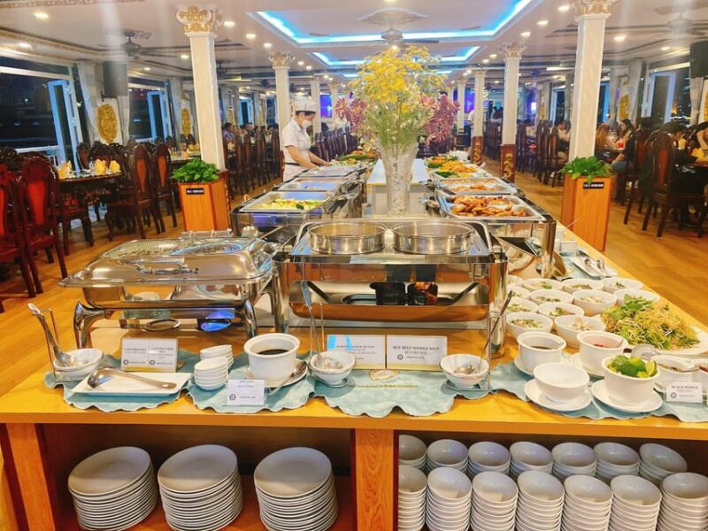 Ho Chi Minh: Dinner on Cruise Saigon 5-Stars W Small Group - Cruise Amenities