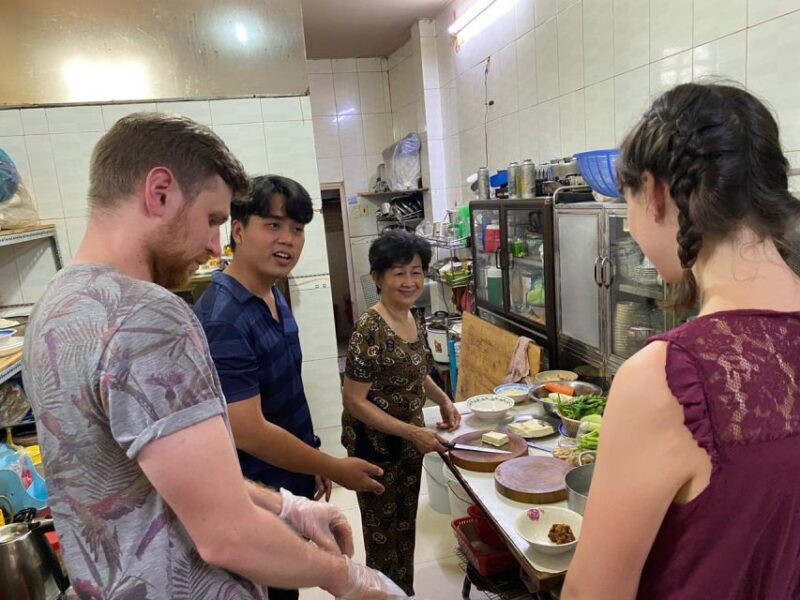Ho Chi Minh: Local Cooking Class At Aunties Home - Local English-Speaking Guide