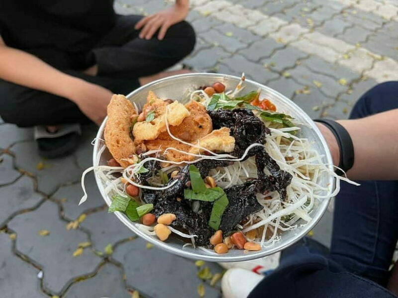 Ho Chi Minh: Original Walking Street Food Tour With Foodies - Key Points