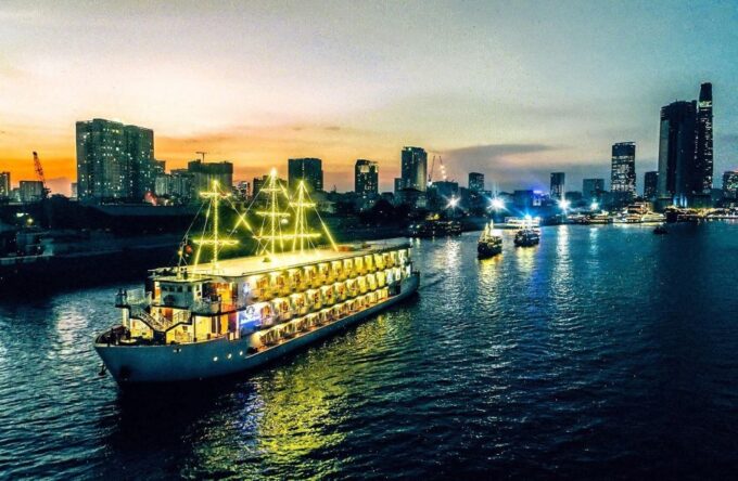Ho Chi Minh: Private City Tour and Dinner Cruise With Buffet - Private Group Availability