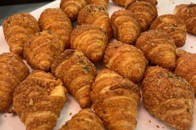 Ho Chi Minh: Saigon Dinner Cruise With Buffet or Set Menu - Cruise Features