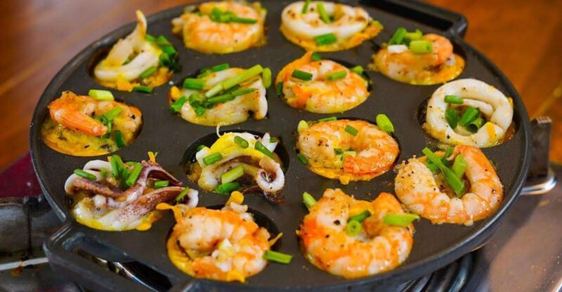 Ho Chi Minh: Super Niche Walking Street Food Tour With Local - Pickup and Drop-off