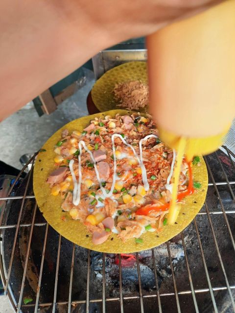 Ho Chi Minh: Super Niche Walking Street Food Tour With Local - Satisfaction Guarantee