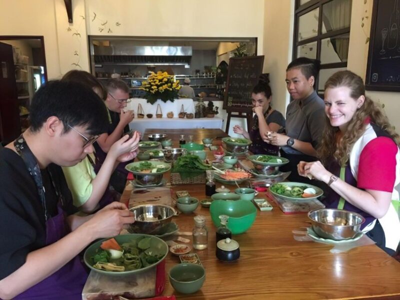 Ho Chi Minh: Traditional Vietnamese Cooking Class - Highlights of the Experience