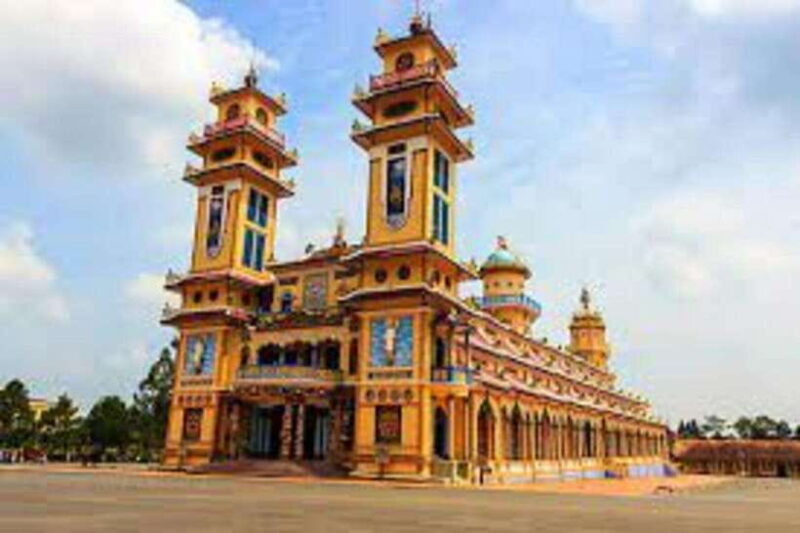 Ho Chi Minh:Small Group Black Virgin Mountain,Cao Dai Temple - Crawling Through Cu Chi Tunnels