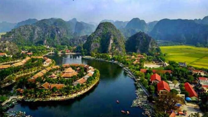 Hoa Lu and Tam Coc in Ninh Binh Full Day Tour - Bamboo Boat Ride in Tam Coc