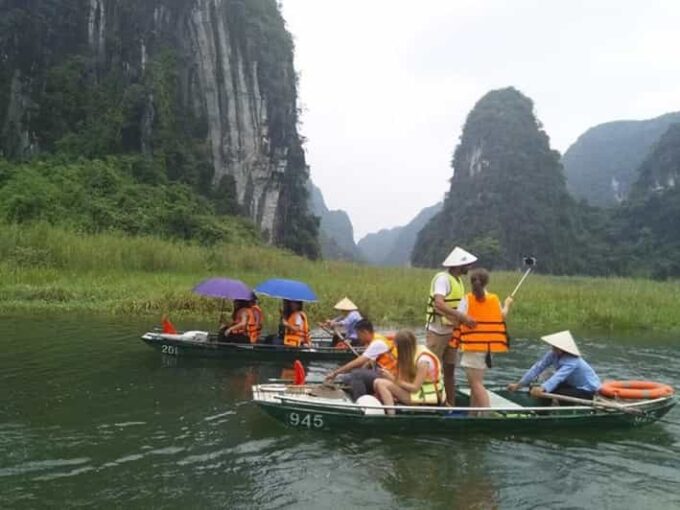 Hoa Lu and Tam Coc in Ninh Binh - One Day - Cycling Experience