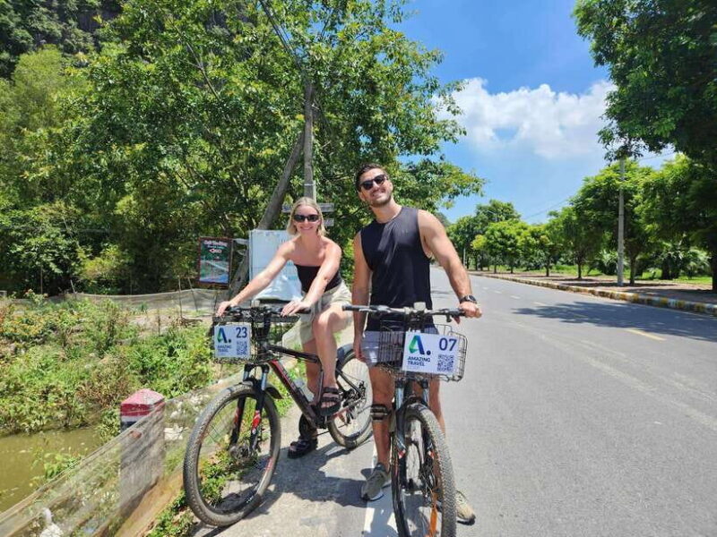 Hoa Lư and Tam CốC With Bike Ride and Family Visit - Boat Trip in Tam Coc
