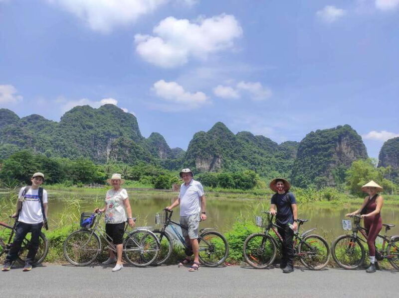 Hoa Lư and Tam CốC With Bike Ride and Family Visit - Frequently Asked Questions