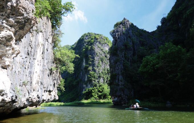 Hoa Lu and Tam Coc With Bike Ride and Family Visit - Discovering Tam Coc
