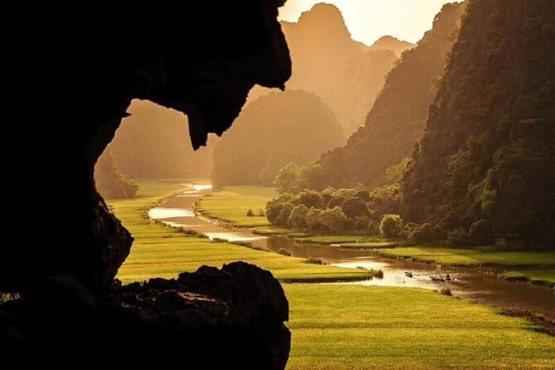 HOA LU - TAM COC - MUA CAVE - 1 DAY TRIP BY LIMOUSINE - Dining and Meals