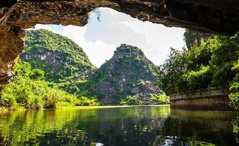 HOA LU - TAM COC - MUA CAVE - 1 DAY TRIP BY LIMOUSINE - Transportation Details