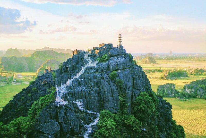 Hoa Lu, Tam Coc, & Mua Cave Day Trip With Lunch & Limousine - Included Activities and Amenities