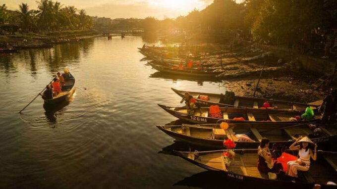 Hoa Lu – Tam Coc – Mua Cave: Full-Day Adventure Tour - Return Journey to Hanoi