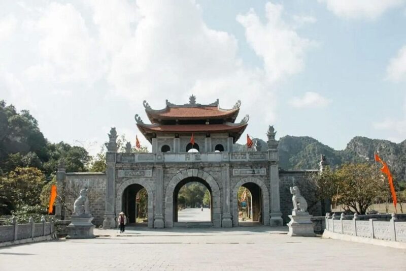 Hoa Lu- Tam Coc-Mua Cave Full Day Tour From Hanoi - Hoa Lu Ancient Capital
