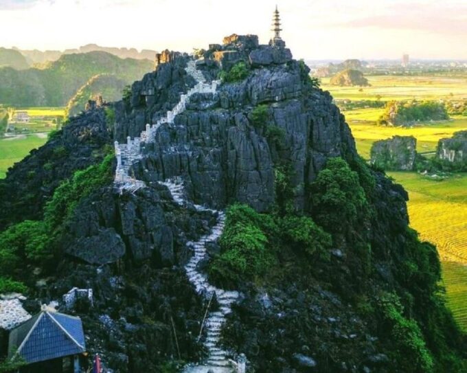 Hoa Lu- Tam Coc-Mua Cave Full Day Tour From Hanoi - Mua Cave and Lying Dragon Mountain