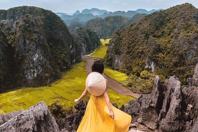 Hoa Lu - Tam Coc - Mua Cave Small Group -Buffet Lunch - Limousine - Booking and Confirmation