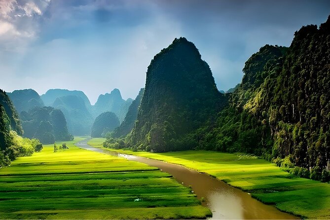 Hoa Lu - Tam Coc - Mua Cave Small Group -Buffet Lunch - Limousine - Mua Cave Ascent