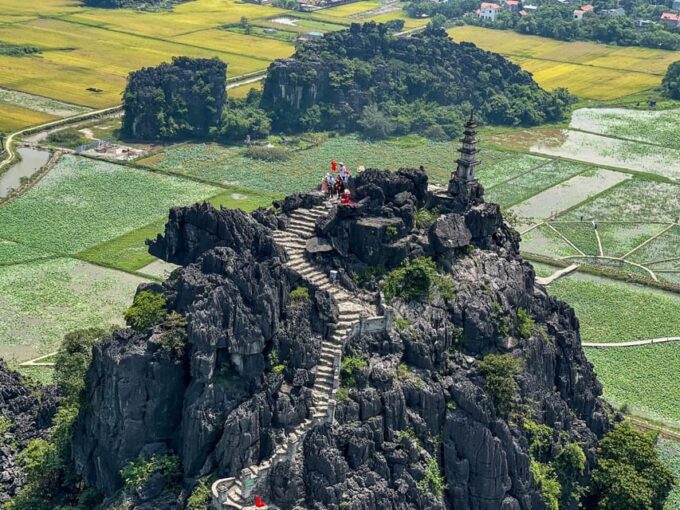 Hoa Lu, Tam Coc, Mua Caves Full-Day: Biking, Boating, Lunch - Dress Code