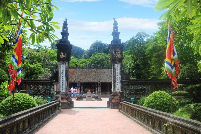 Hoa Lu - Tam Coc - Ninh Binh, Cycling, Local Family Visit, Small Group Tour - Small Group Experience