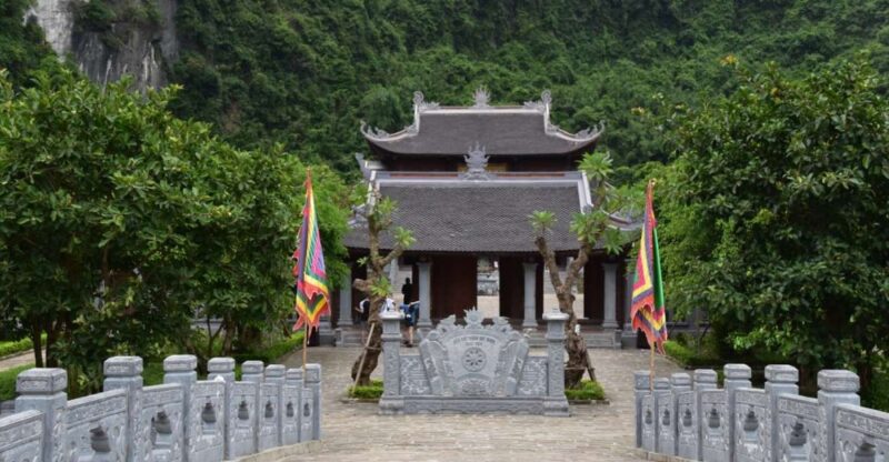 Hoa Lu -Tam Coc Rowing Boat, Buffet Lunch, Limousine Van - Key Highlights