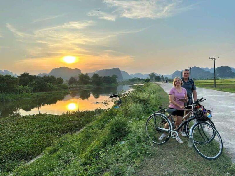 Hoa Lu - Trang an Boat Trip & Mua Cave Small Group Tour - Cycling Experience